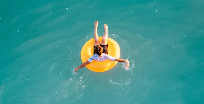 Водные центры аквапарк надувной круг вода Санкт-Петербург